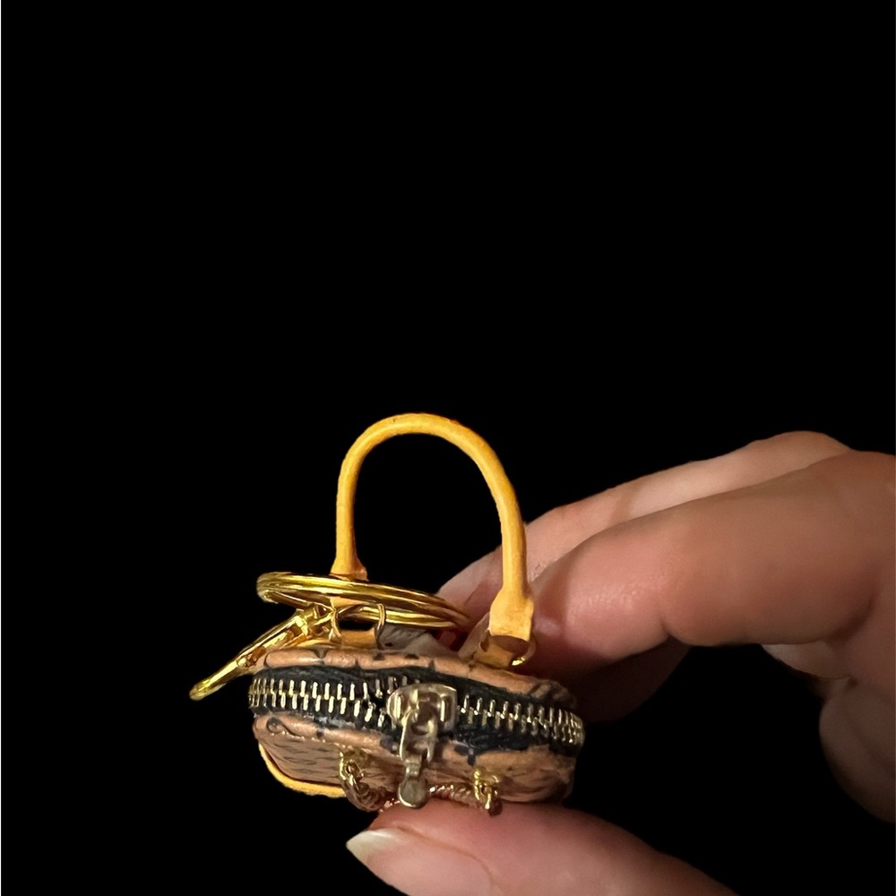 Inspired Monogram Key Holder - Picture 4 of 4